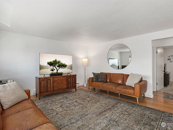 5th image of 5321 N Pearl Street #303