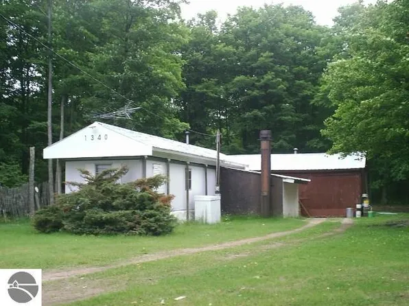 1340 N Us Highway 131, Elmira, MI 49730