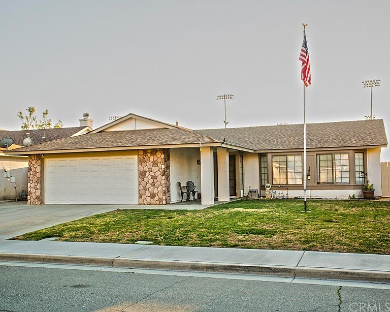 1st image of 460 Westminster Dr