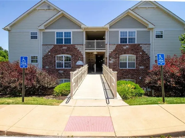 1832 Piedmont Cir, Saint Peters, MO 63304