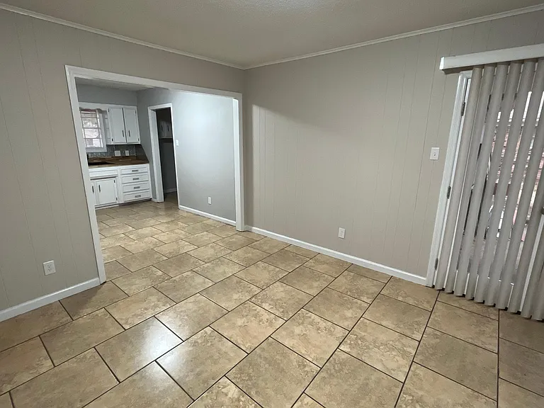 9405 Enid St — Photo 13