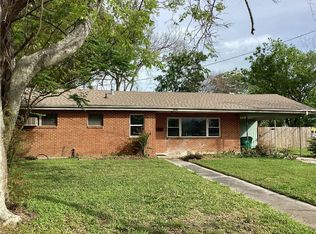 156 Levee View Dr, Harahan, LA 70123