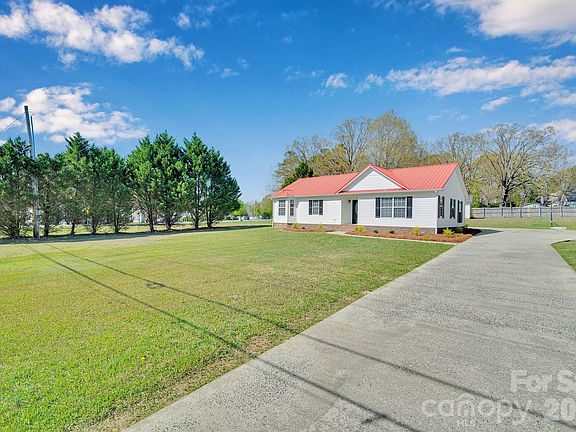 4th image of 2720 Goldmine Rd