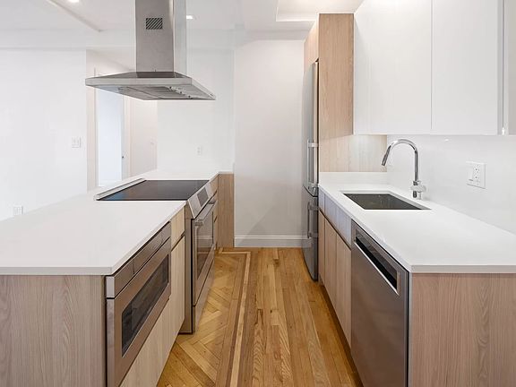 2nd image of 134 W 93rd St APT 6D