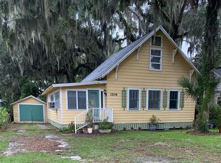 1206 Palmetto St, New Smyrna Beach, FL 32168