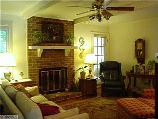 5th image of 7 Saint Martin Pl