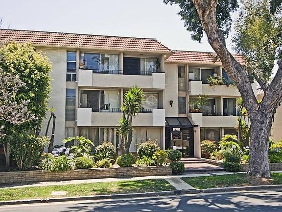 3rd image of 11910 Mayfield Ave APT 304
