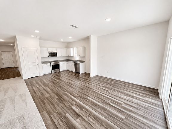 4th image of 3008 Lacebark Ct