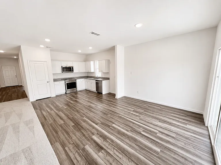 3008 Lacebark Ct — Photo 4