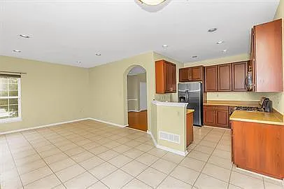 2 Adams Ln #1 — Photo 10