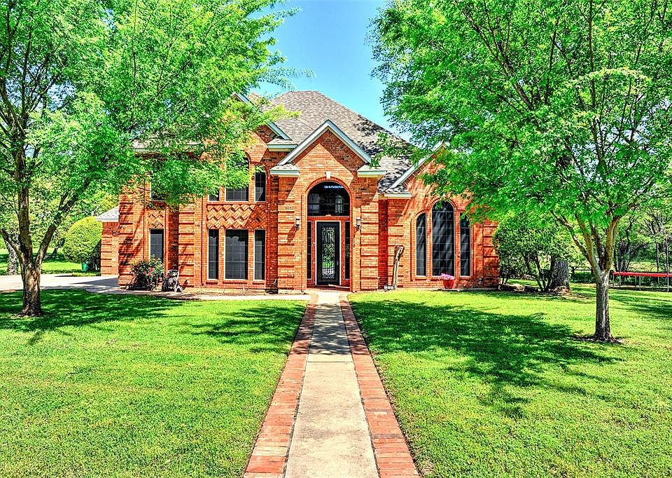 1st image of 116 Park Ln