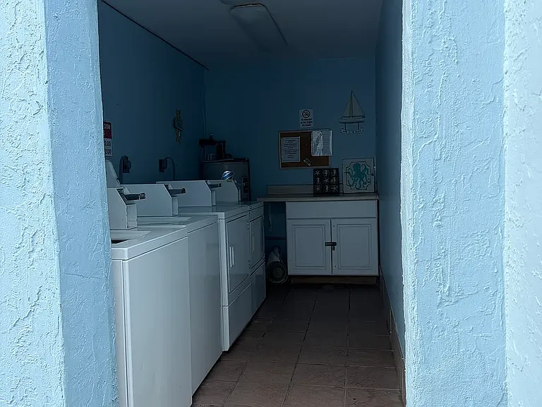 315 Van Buren St #107B — Photo 17