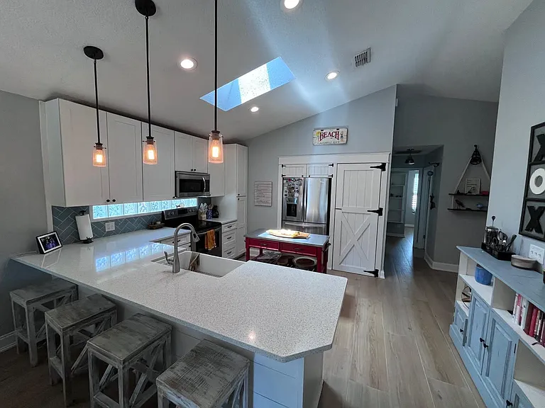 1634 Evans Dr S — Photo 13