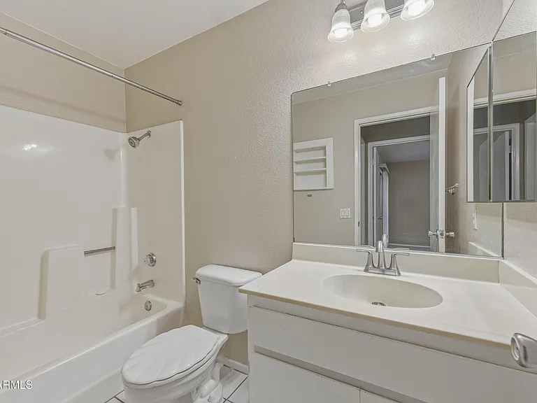 501 W Yukon Dr #4 — Photo 16
