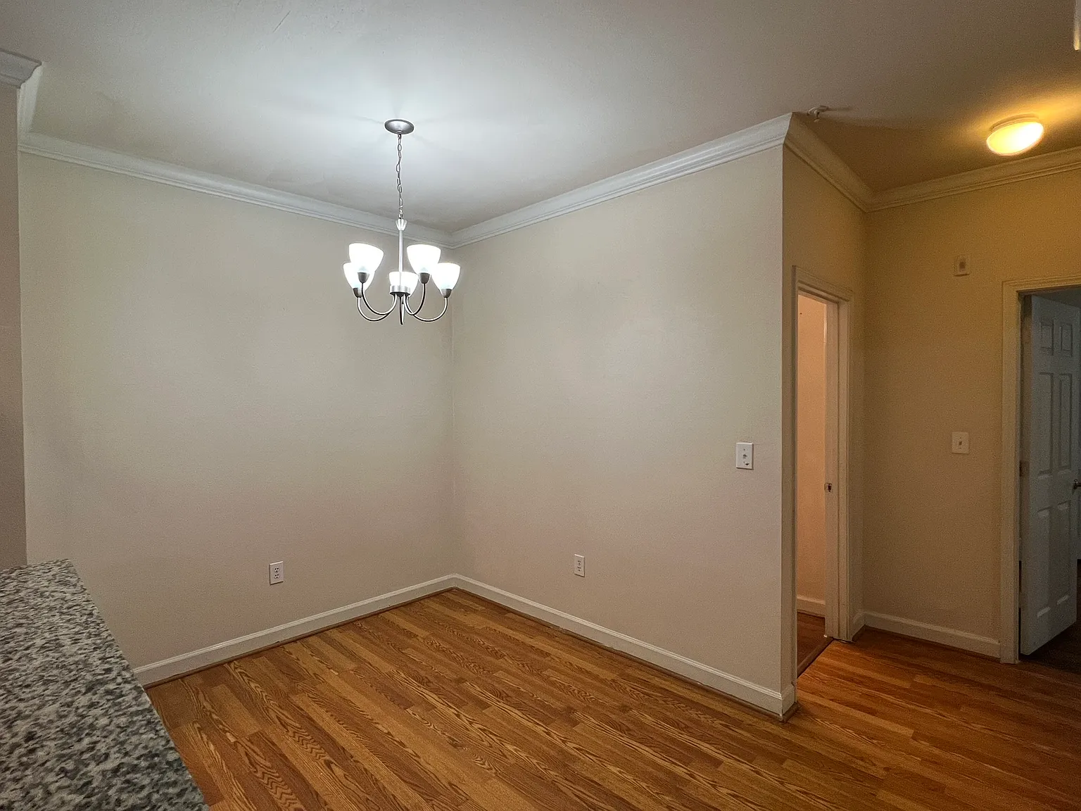 2 bed, 1110 sqft, $1,475 — Photo 4