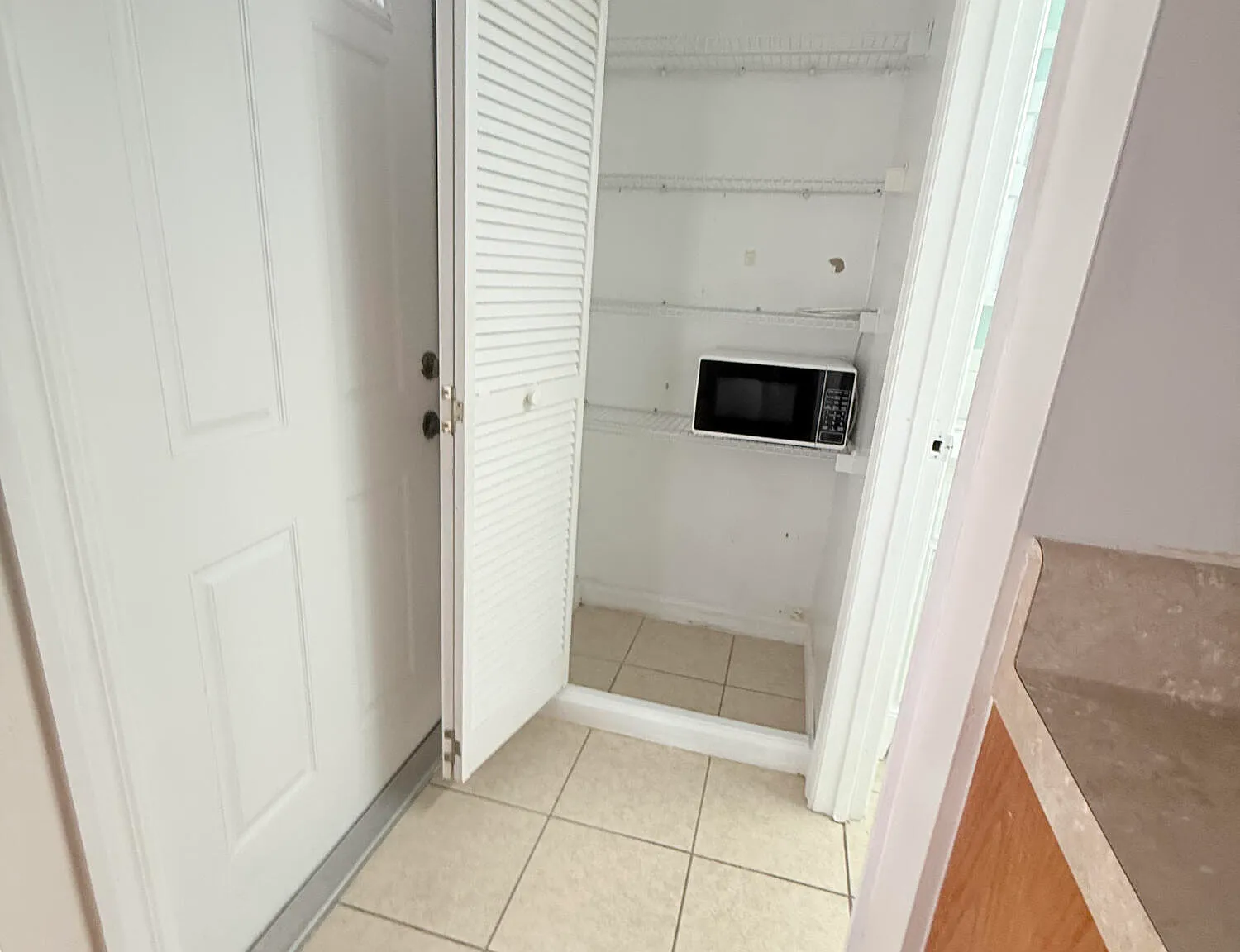 1 bed, 1.0 bath, 1200 sqft, $1,100 — Photo 4