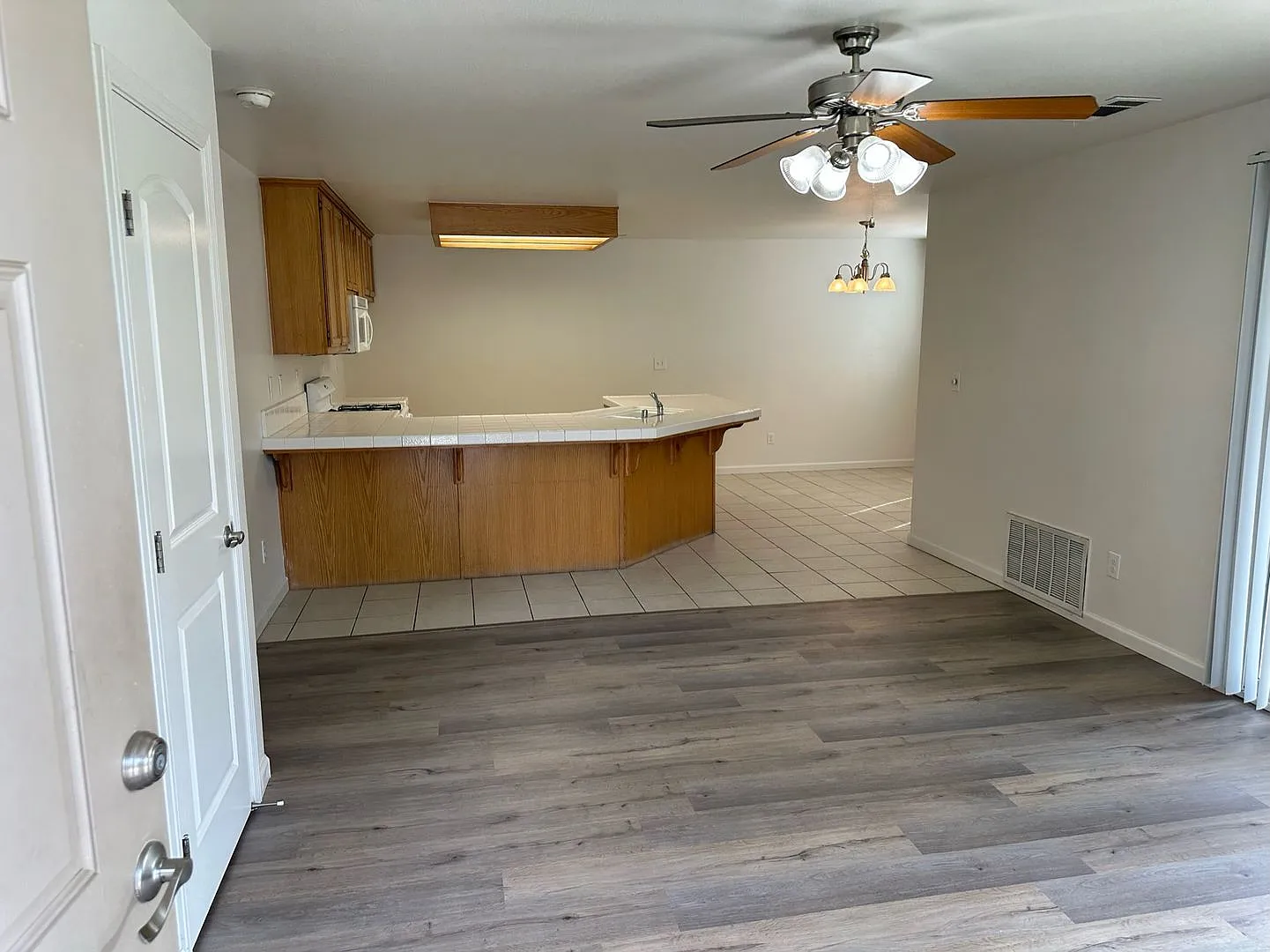 236 to 239- Zachary St. Apartments — Photo 2