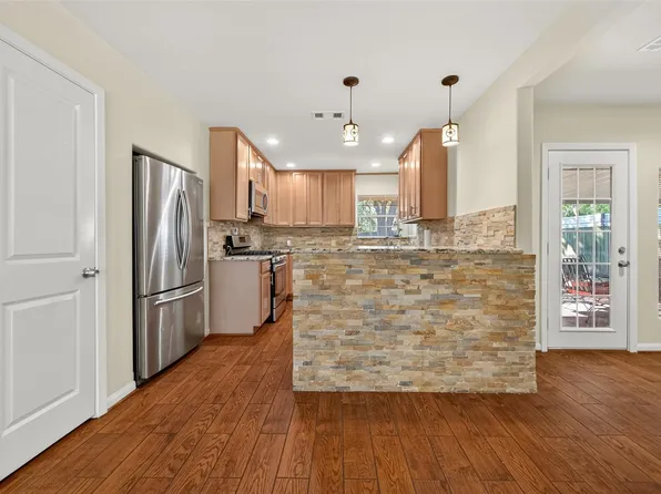 4045 Osby Dr, Houston, TX 77025