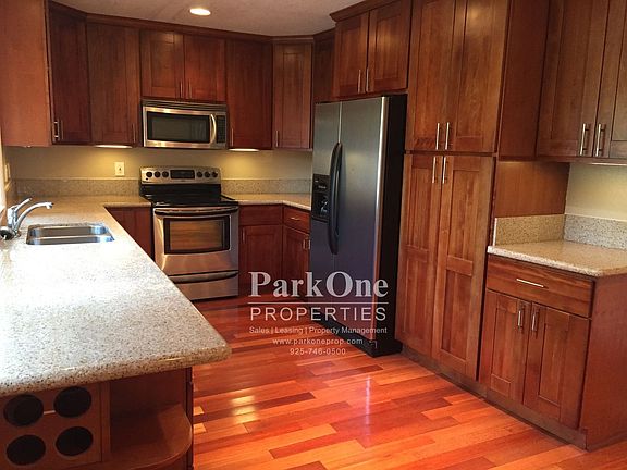 4th image of 1500 Fieldcrest Dr