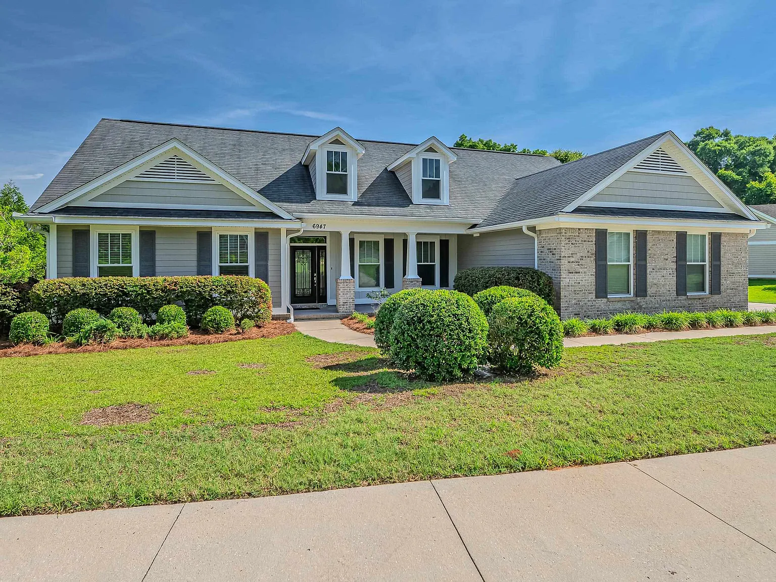 4 bed, 2350 sqft, $3,500 — Photo 3