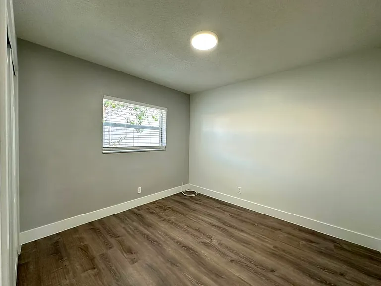 3660 NE 11th Ave #4 — Photo 23