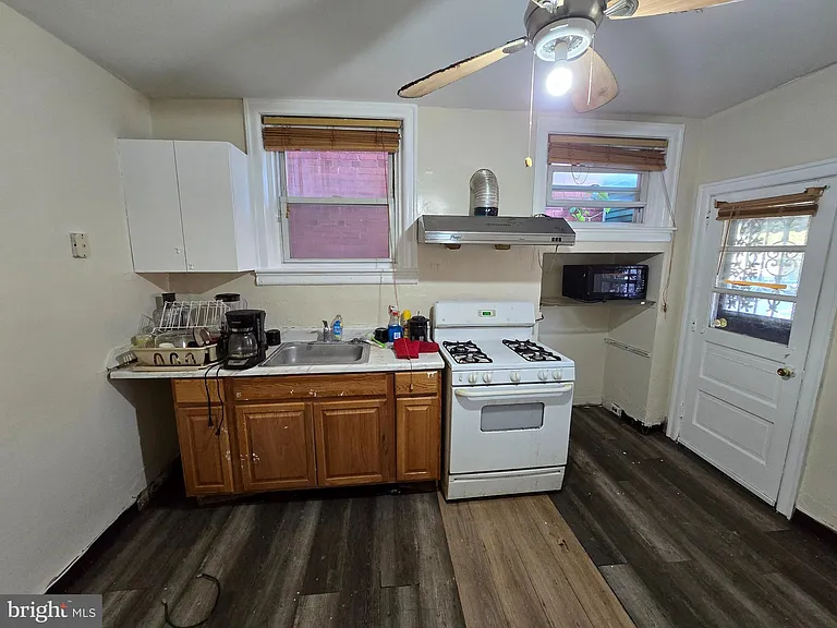 5215 Tabor Rd — Photo 8