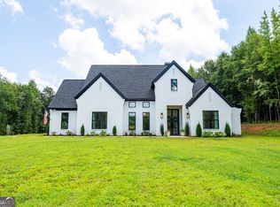860 W Ridgeway Rd, Maysville, GA 30558