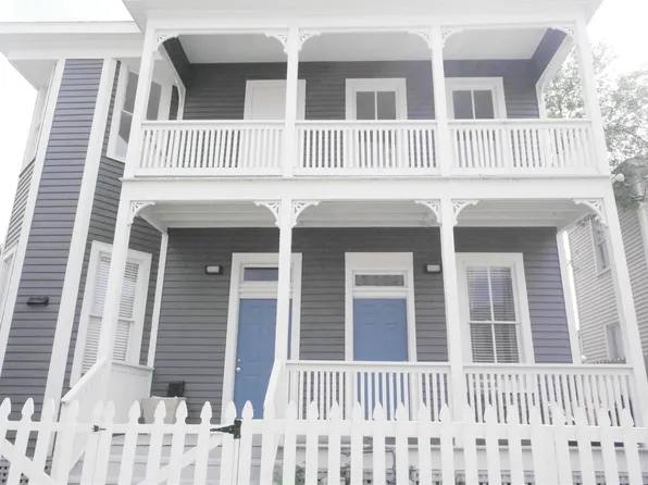 304 18th St #Up, Galveston, TX 77550