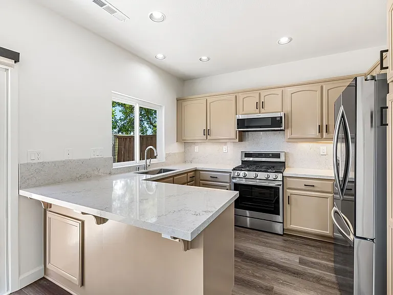 18177 Stonegate Ct — Photo 6