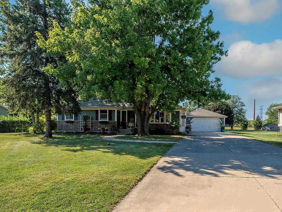 1st image of 23423 W Link Ln