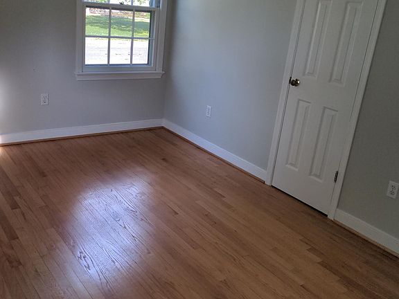 4th image of 228 Milford St #228