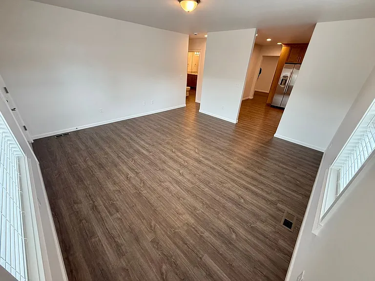1329 Elm St — Photo 8