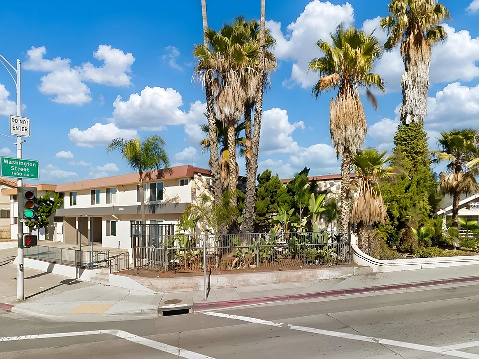 Sapphire Apartments
