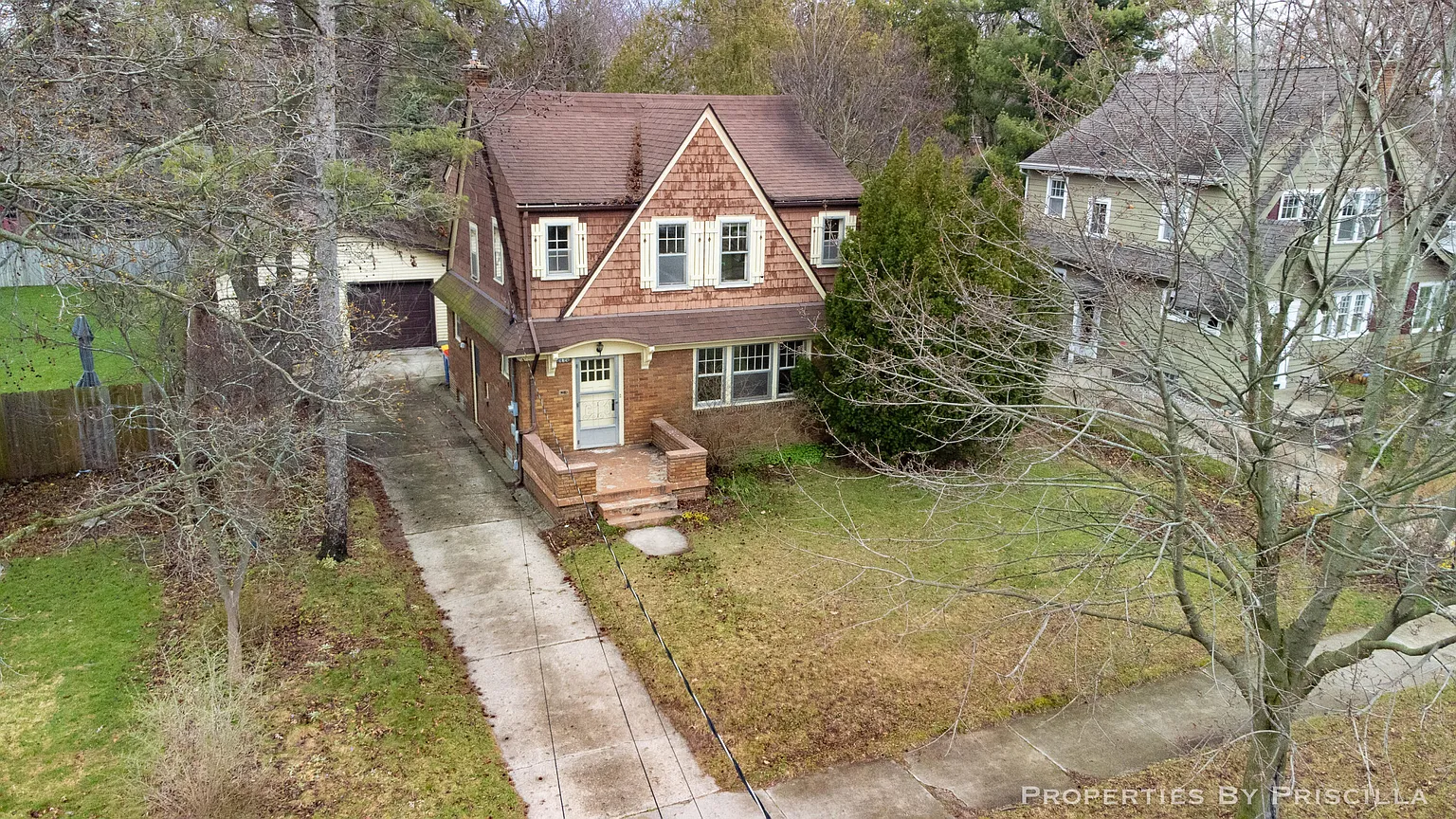 939 Northwood St NE photo 1