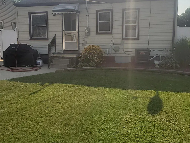 30504 Alger Blvd — Photo 2