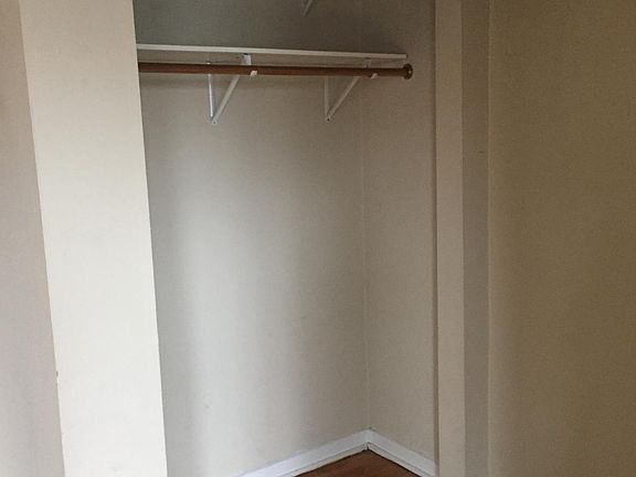 2nd image of 3346 N Marshfield Ave #202
