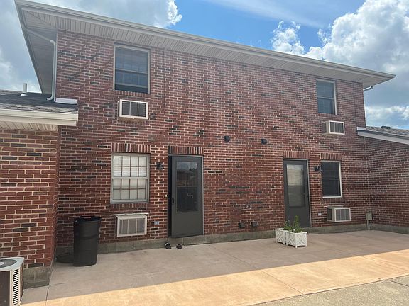 3rd image of 1575 Windridge Pl