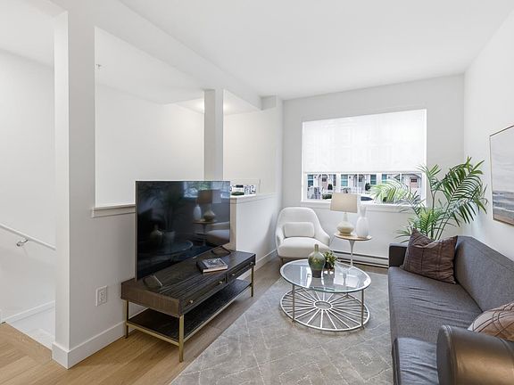 4th image of 720 Robinson St #235