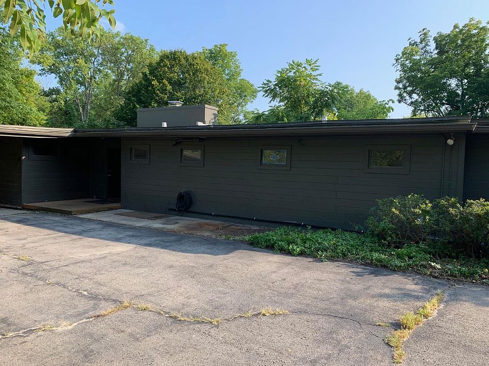 1st image of 5285 Hillcrest Dr