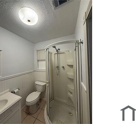 3rd image of 2921 Macy St