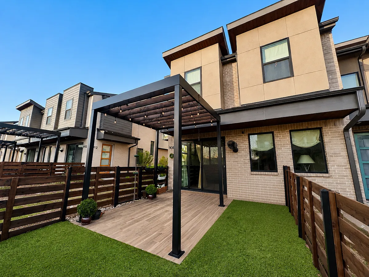 Building Photo - 908 Emerling Dr