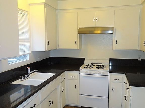 4th image of 5424 Corteen Pl APT 11