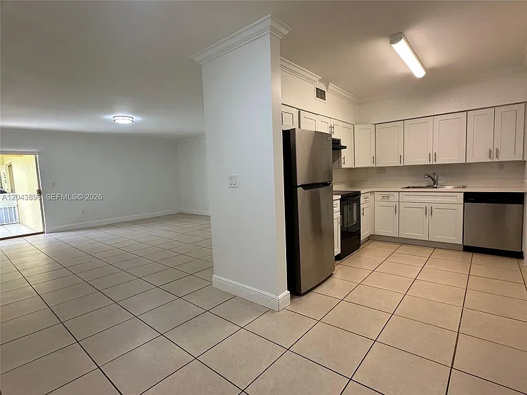 2536 Van Buren St #5A — Photo 4