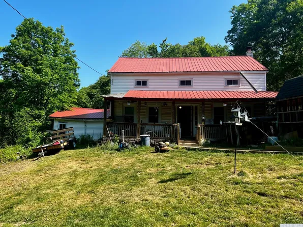 353 Vosenkill Road, Athens, NY 12015