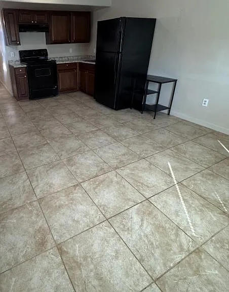 450 W Thurber Rd #6 — Photo 4