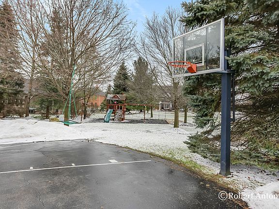 5th image of 4000 Silvergrass Dr NE