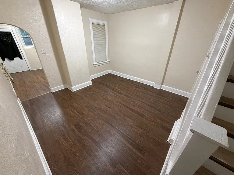 114 Smith Ave — Photo 11
