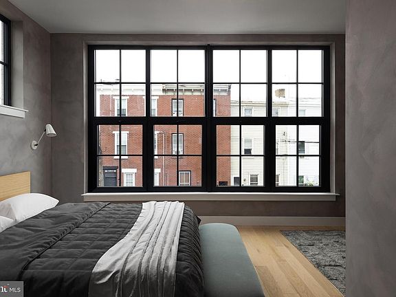 5th image of 209 E Wildey St