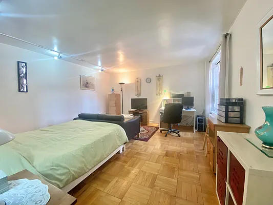 Sold by Dwell Residential Inc | media 3