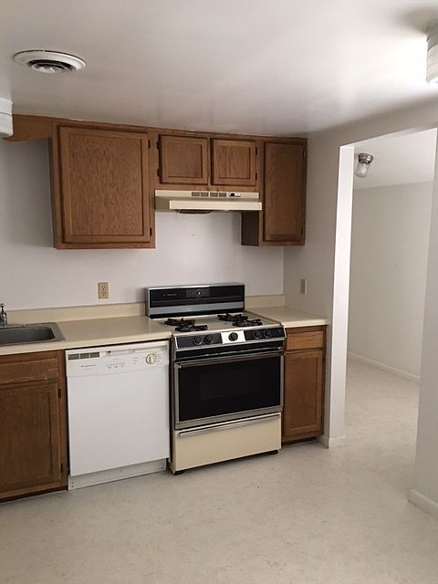 2nd image of 70-2 Holly Dr